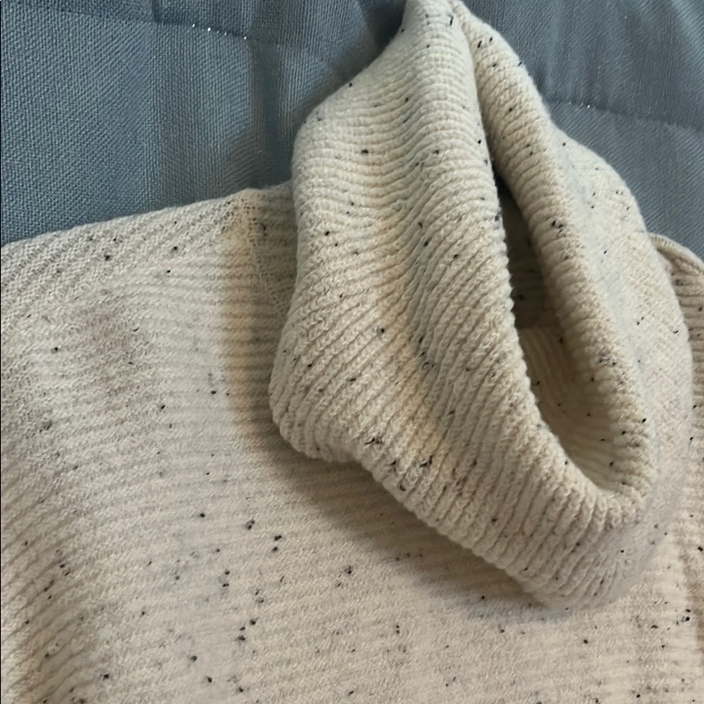 LOFT Cream Turtleneck Sweater - Picture 3 of 5